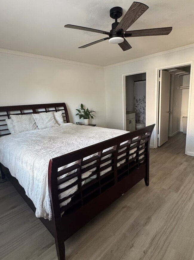 Foto del edificio - 12616 Lakeshore Dr