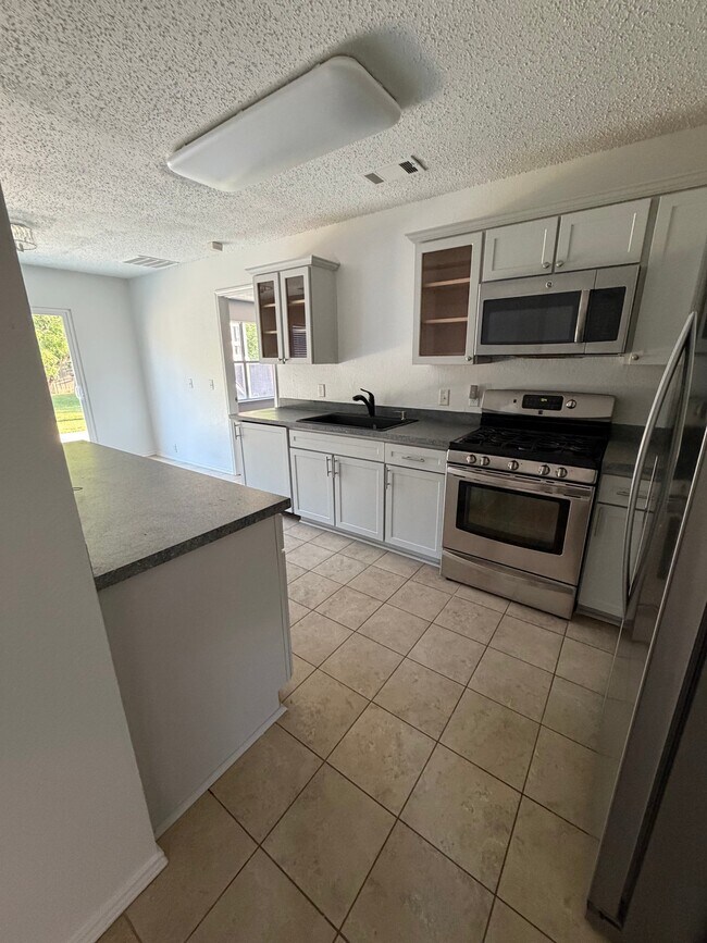 Foto del edificio - 804 Creekside Dr