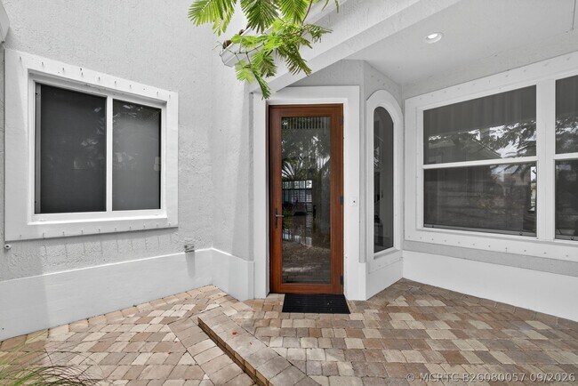 Building Photo - 11587 Manatee Bay Ln