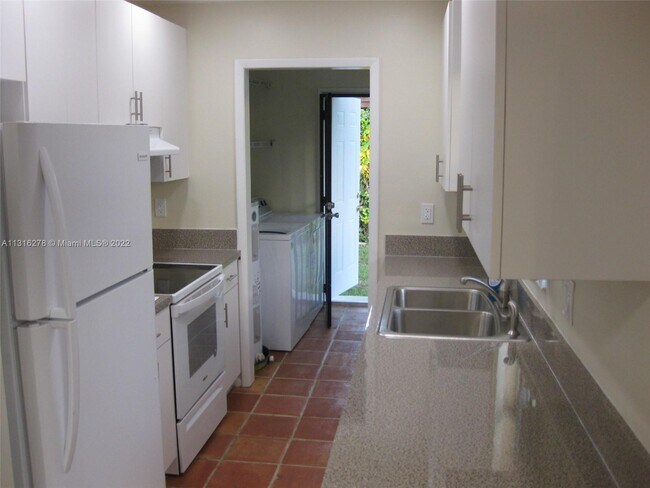 Foto del edificio - 1728 W Mowry Dr