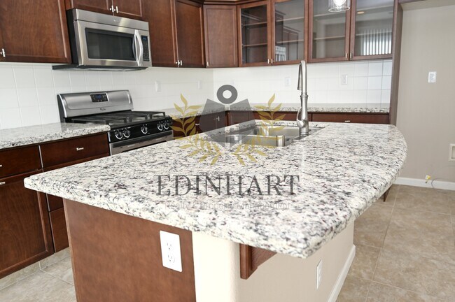 Foto del edificio - 3368 Monterosa Ln