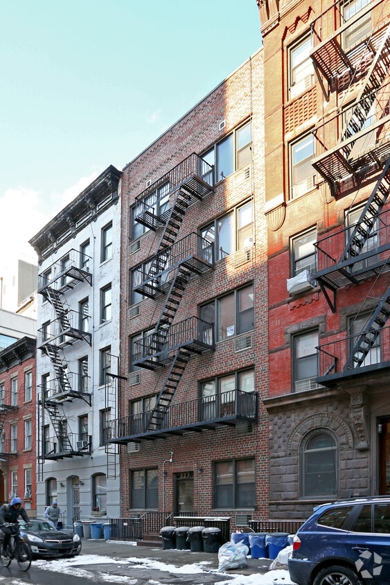 Primary Photo - 227 W 20th St