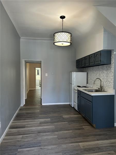 Building Photo - 310 Stratford Ave