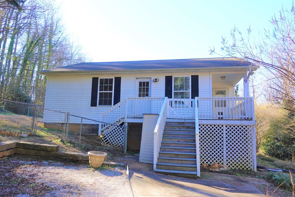 9 Misty Gate Dr, Travelers Rest, SC 29690 House Rental in Travelers