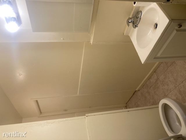 Building Photo - 3 br, 1 bath House - 642 W York Ave