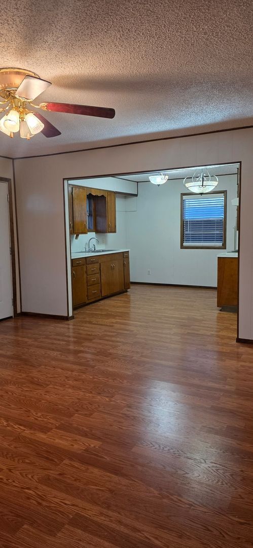 Foto del edificio - 5006 Hwy 7