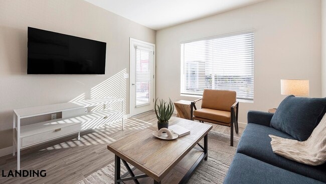 Building Photo - 1760 S Crismon Rd