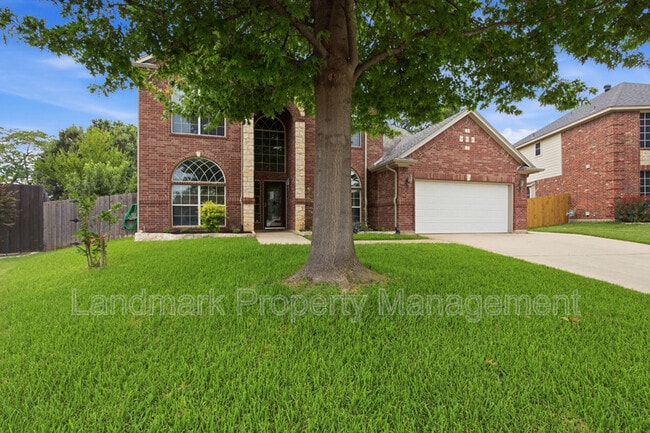 Building Photo - 2115 Lexington Dr