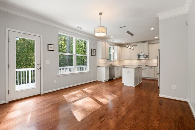 Building Photo - Available Now! Gorgeous 4 Bedroom Home w/ ...