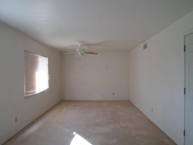 Foto del edificio - FIRST MONTH RENT FREE! AFFORDABLE HOME IN ...