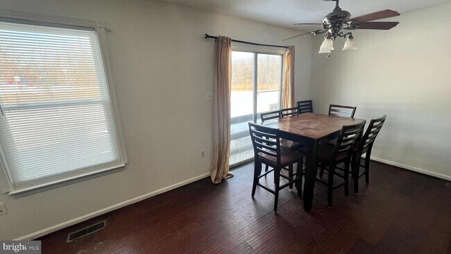 Foto del edificio - 3649 Dahlgren Pl