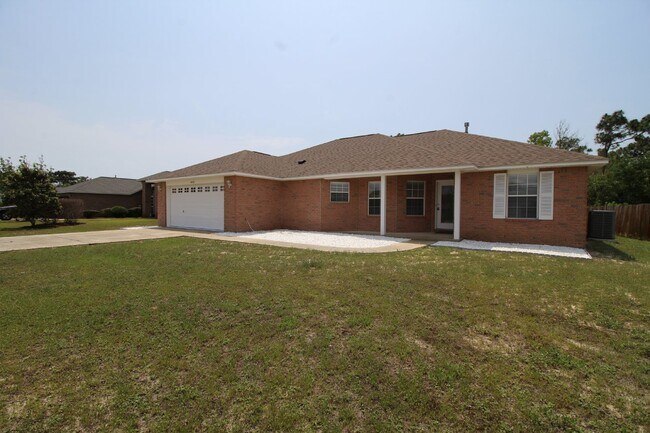 Foto del edificio - Large 3 / 2 bath split floorplan home 5 mi...