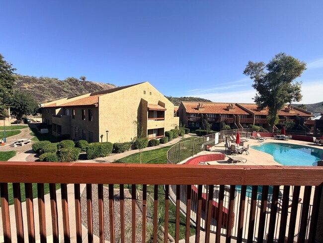 Foto del edificio - 14203 N 19th Ave