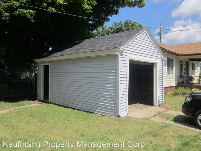Building Photo - 3 br, 1 bath House - 2945 S. Anthony Blvd.