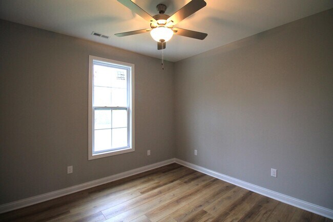 Building Photo - 129 Stellar Ln