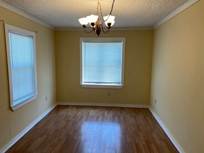 Building Photo - 308 Tuscan Ave