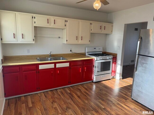 Foto del edificio - 3741 Keota Ave