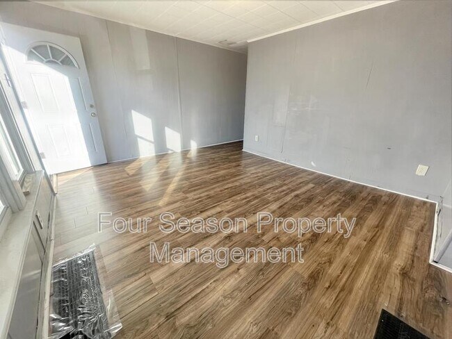 Building Photo - 304(a) South Locust St