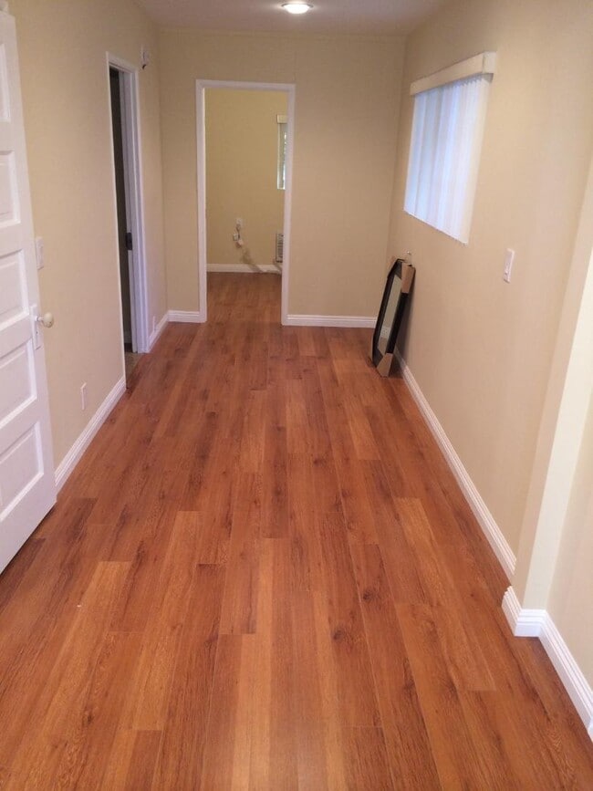 Building Photo - 1034 Hyperion Ave