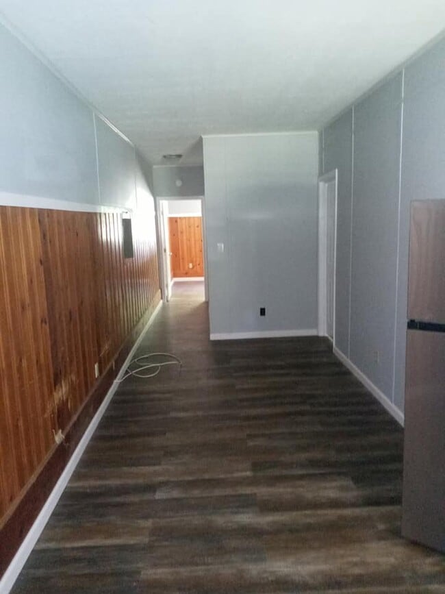 Building Photo - 103 Boone way