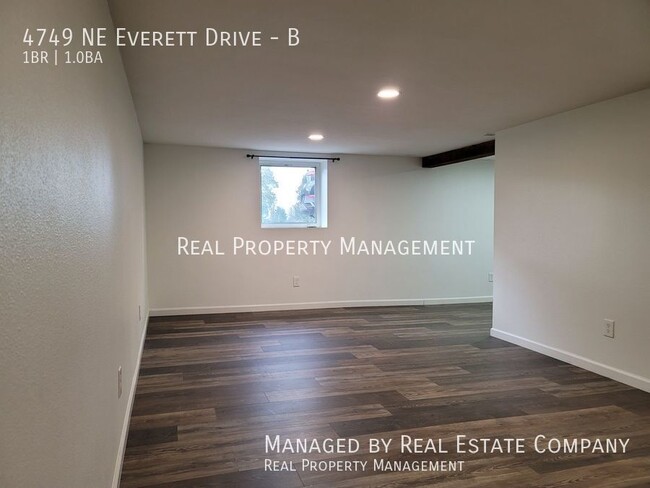 Building Photo - 4749 NE Everett Dr