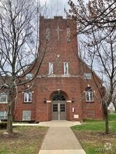 Building Photo - 786 Kenmore Ave