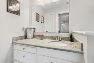 Building Photo - 3203 Poe Dr