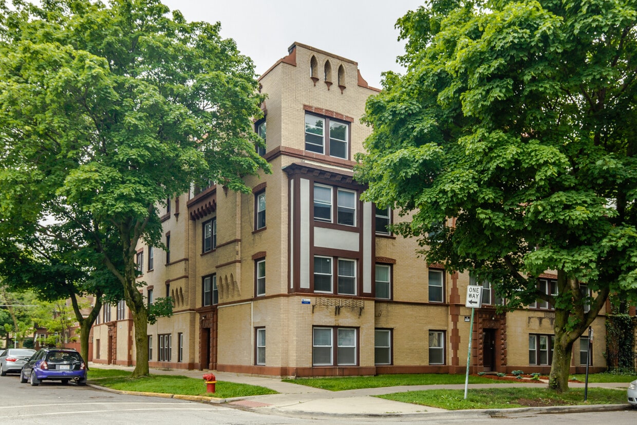 Primary Photo - 6750 N Hermitage Ave
