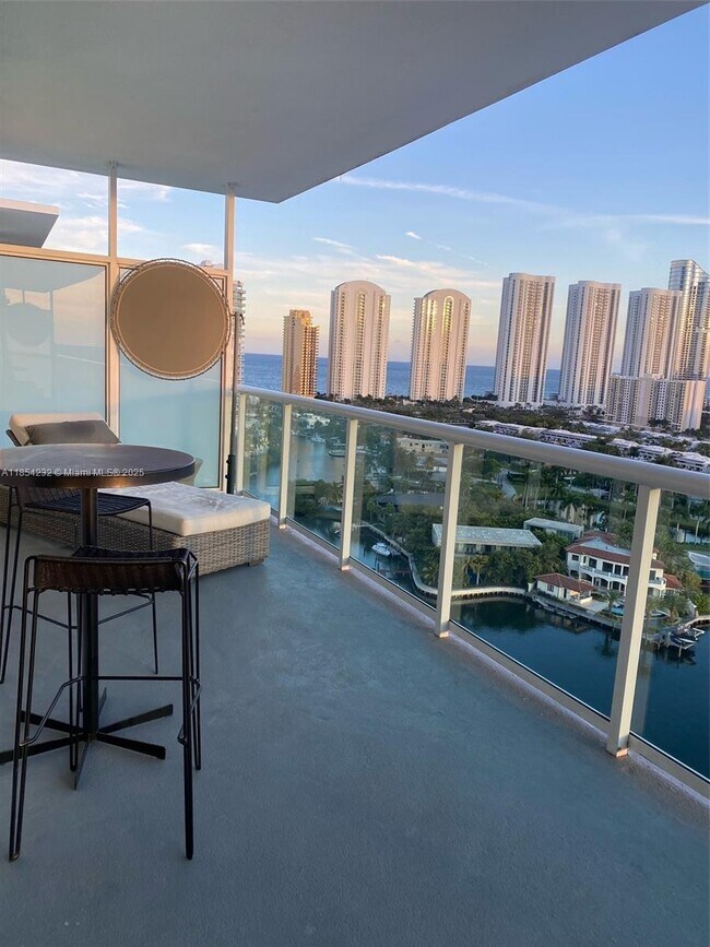 Foto del edificio - 400 Sunny Isles Blvd