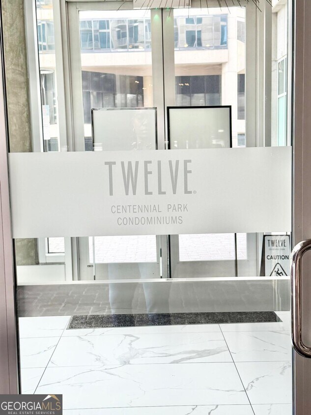 Foto del edificio - 400 W Peachtree St NW