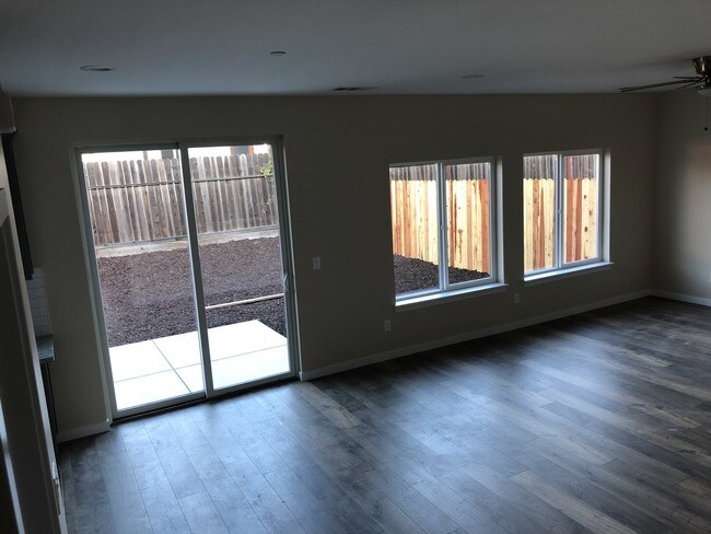 Building Photo - 4968 Tyler Street, Unit Left Side