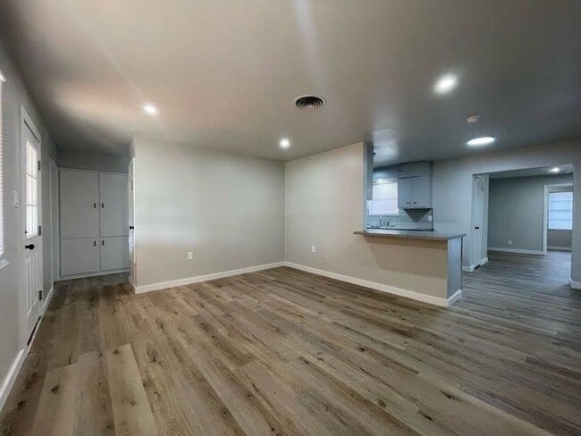 Building Photo - Cozy & Modern 3-Bedroom Retreat in Big Spring