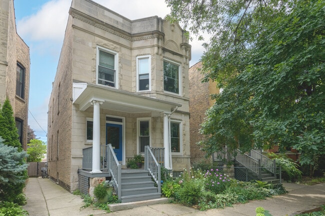 Foto del edificio - 2627 N Mozart St