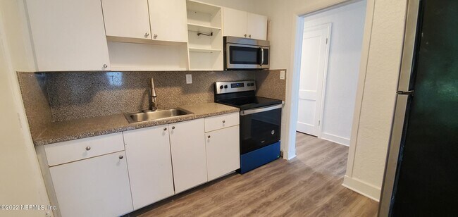 Foto del edificio - 2820 Myra St