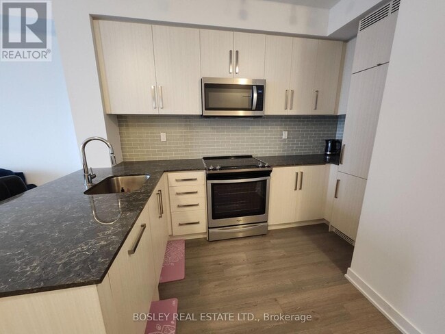 Photo du bâtiment - 5180 Yonge St