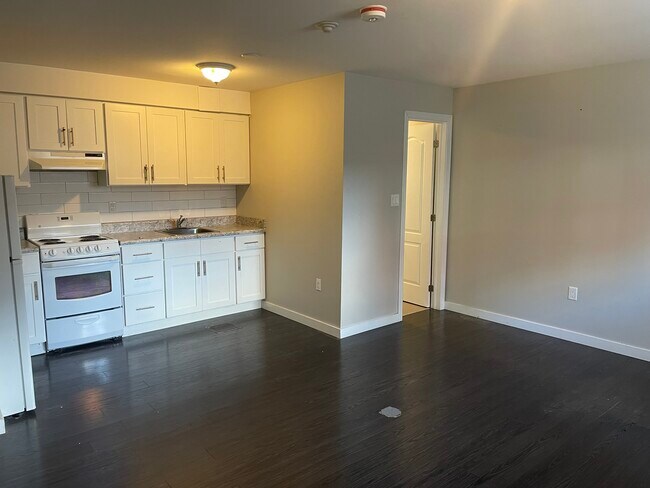 Photo du bâtiment - Studio Apartment for Rent in Oshawa