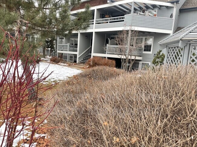 Building Photo - 1601 W Swallow Rd