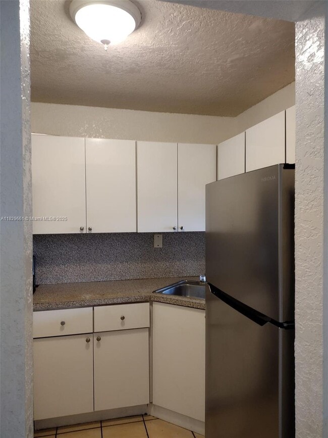 Building Photo - 17255 SW 95th Ave