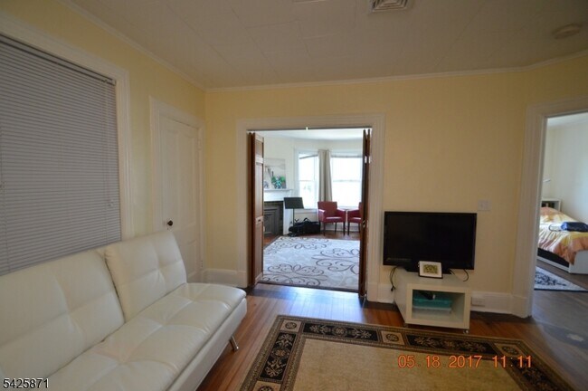 Foto del edificio - 83 Summit Ave