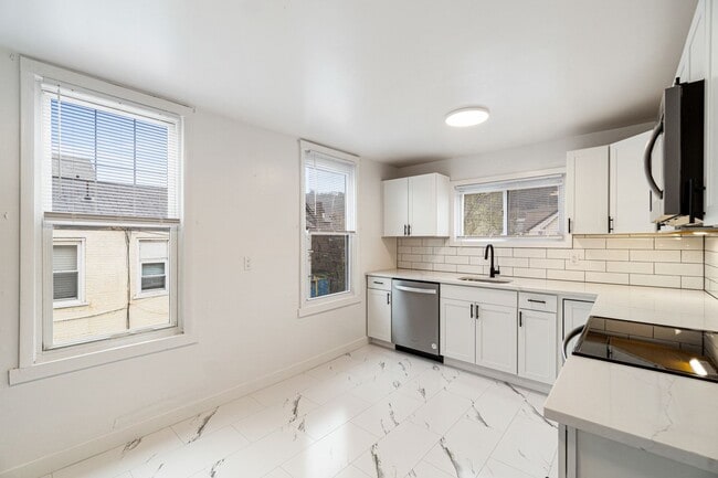 Photo - 1738 Main Street Apartment