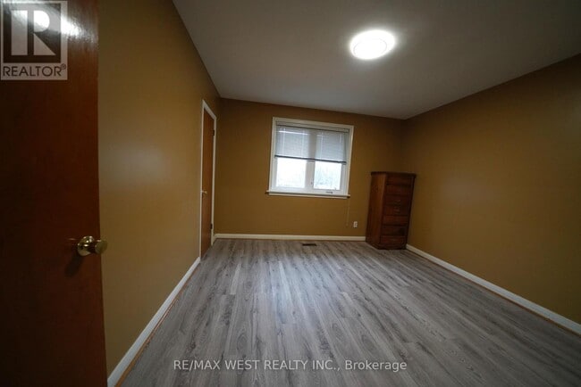 Building Photo - 35 Beckett Ave