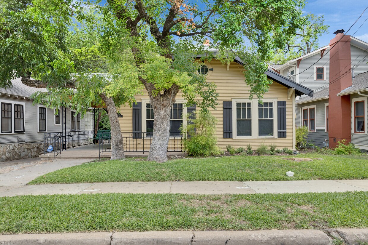 Foto principal - 3819 Duval St