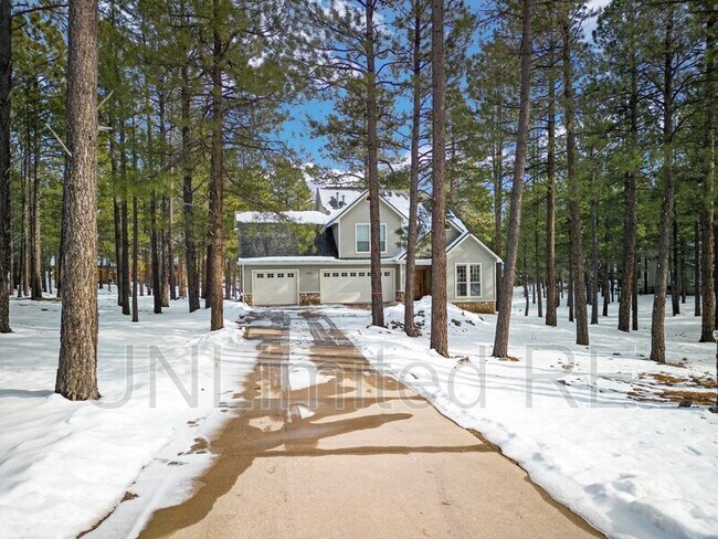Foto del edificio - 3960 Westwood Cir