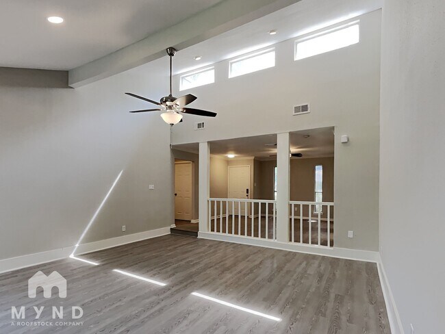 Foto del edificio - 10631 Plum Lake Dr