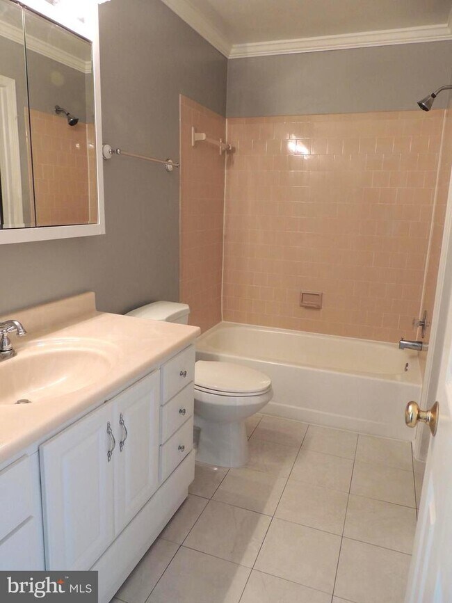 Foto del edificio - 1401 Key Pkwy