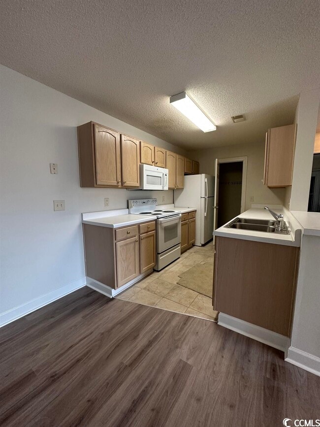 Building Photo - 4301 Lotus Ct