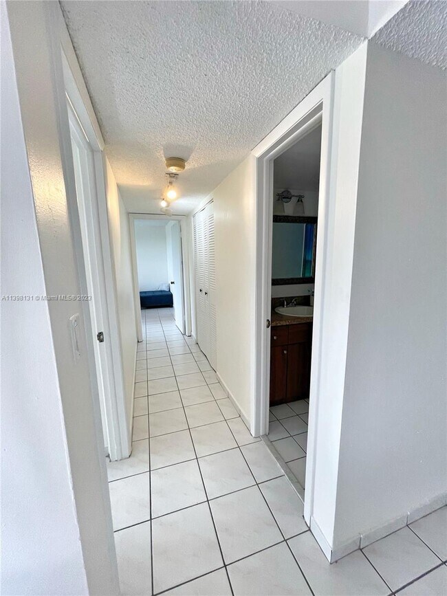 Foto del edificio - 14250 SW 62nd St