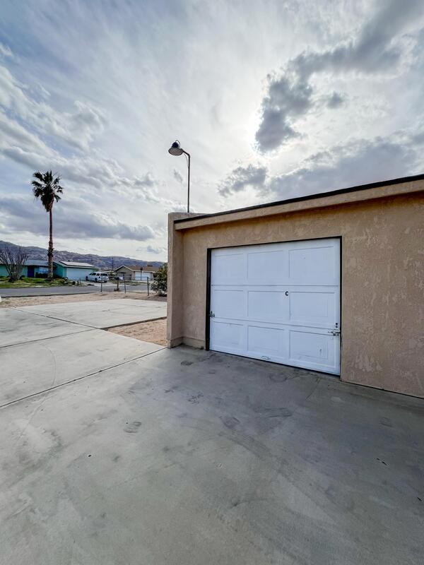 Building Photo - 73420 El Paseo Dr