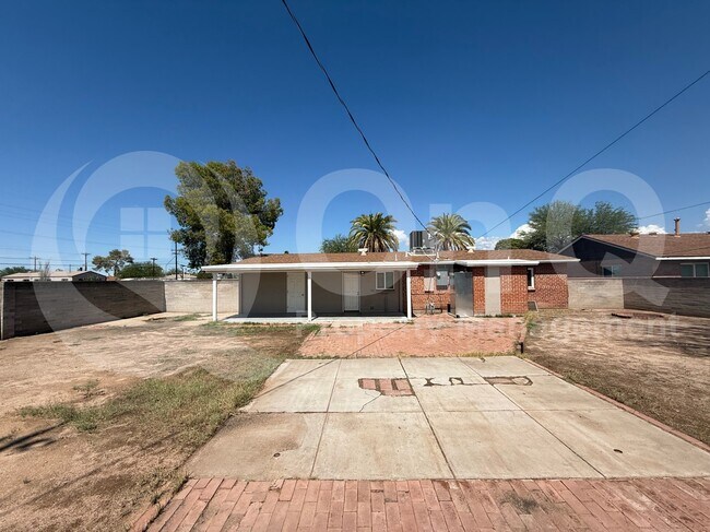 Foto del edificio - 4702 E Cooper St