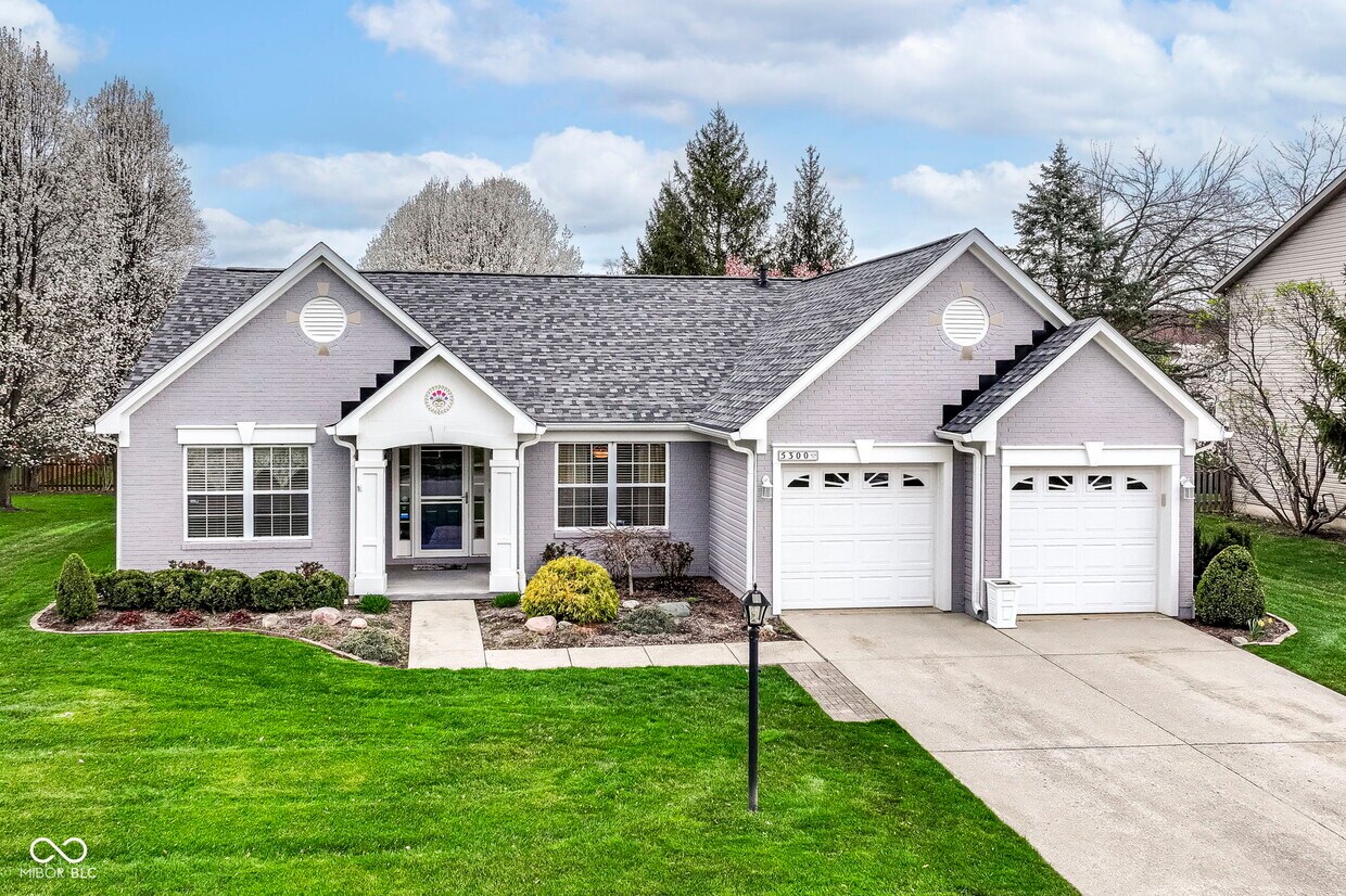 Primary Photo - 5300 Breakers Way